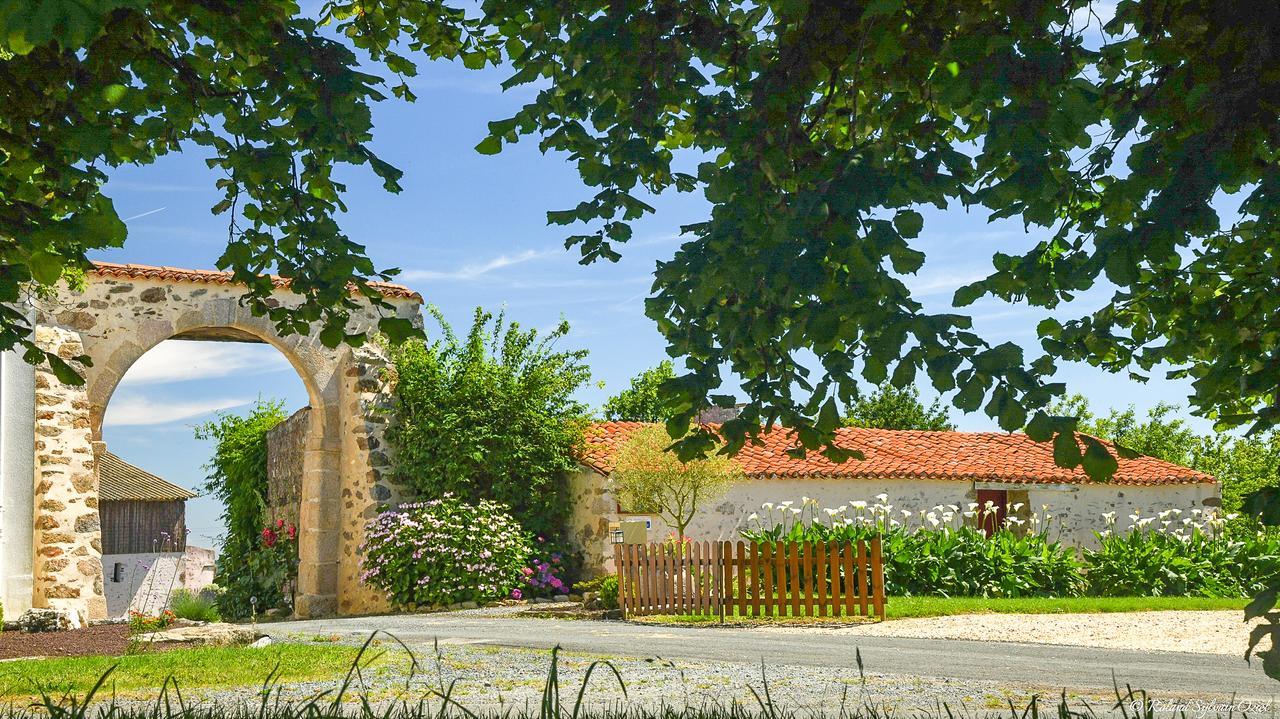 Domaine De La Courillere Bed & Breakfast Le Boupère Exterior foto