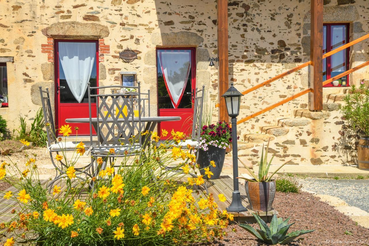 Domaine De La Courillere Bed & Breakfast Le Boupère Exterior foto